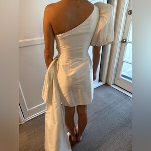 Sachin & Babi Dova Puffed One-Shoulder Bow Train Wrap Mini Dress size 2